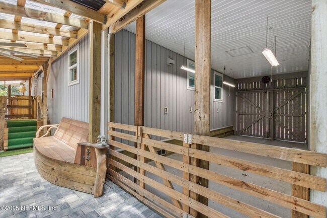 Building Photo - 412 Escambia St