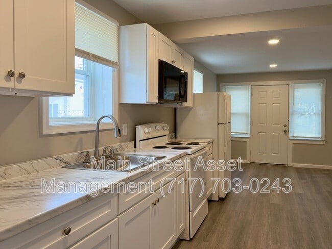 Building Photo - 30 S Wolf St