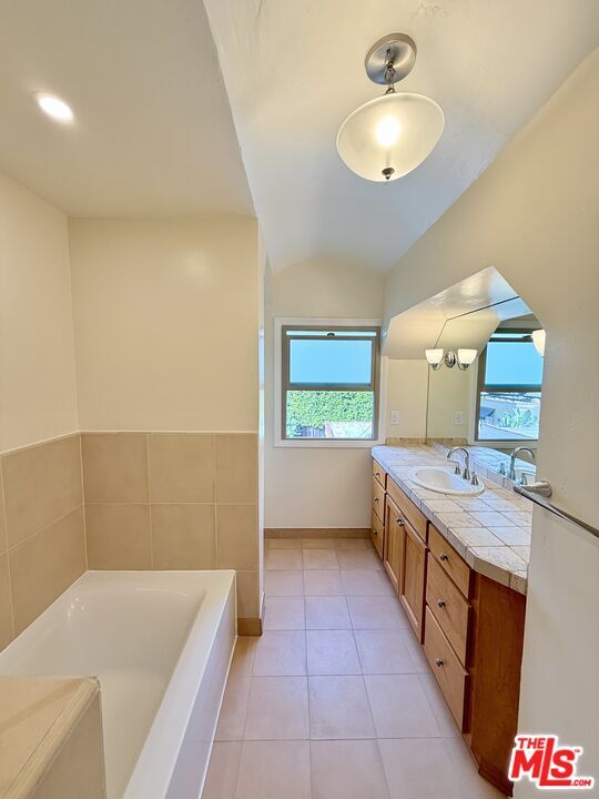 Building Photo - 1227 Ridgeley Dr