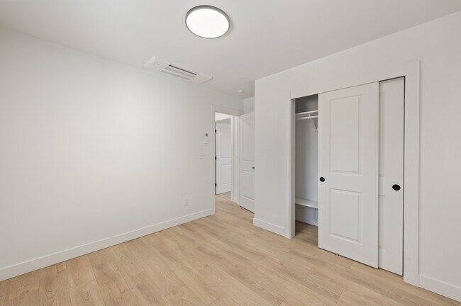 Building Photo - 1301 Clements Cir