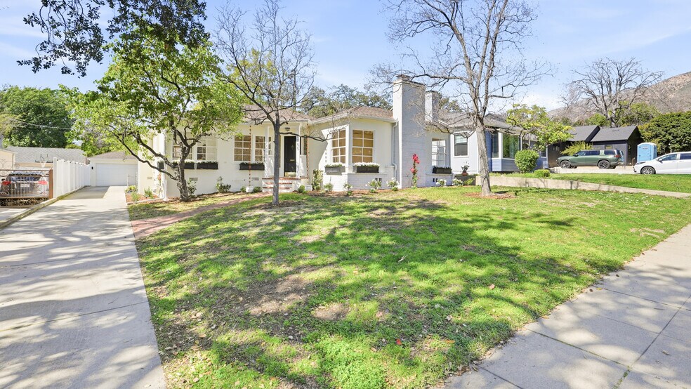 Building Photo - 1755 Craig Ave