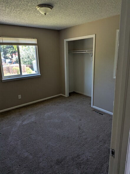 upper level bedroom 1 - 1608 23rd Ave