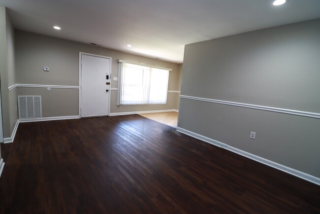 Building Photo - 9240 Bridle Path Ln