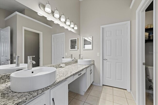 Building Photo - 6620 Colonial Lake Dr
