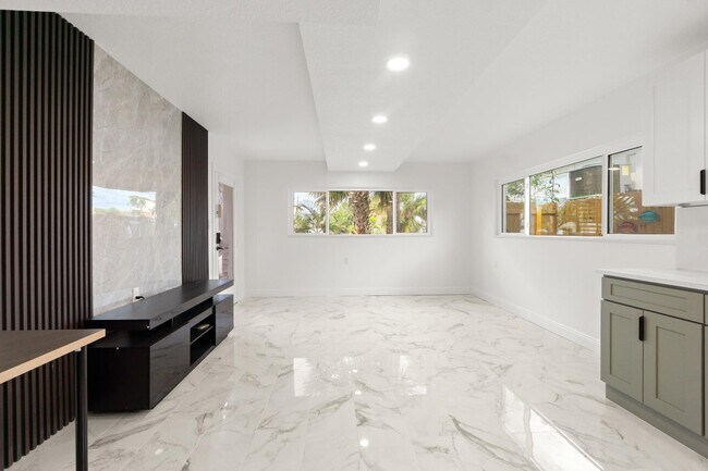 Building Photo - 3675 Gulf Blvd