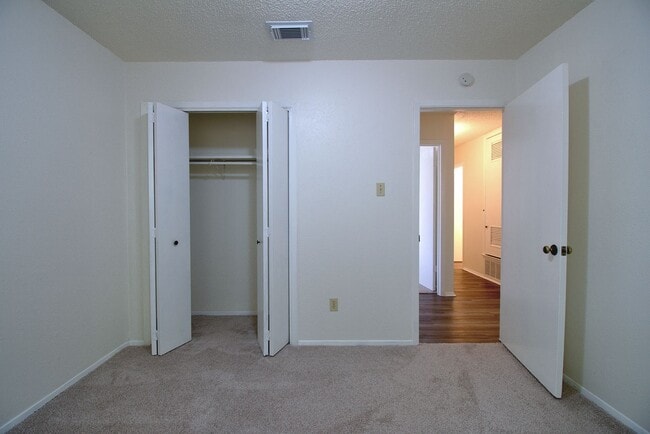 Building Photo - QuailField 9303