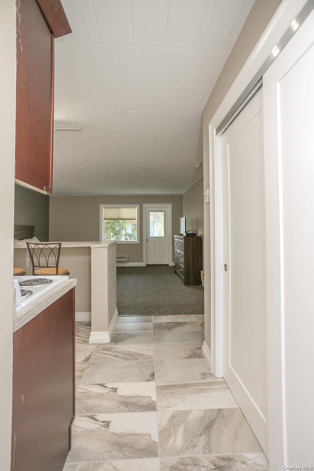 Building Photo - 30 US-9W