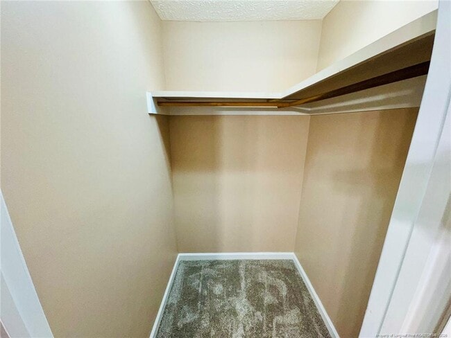 Building Photo - 616 Amberdale W Cir