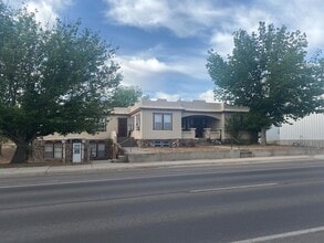 Building Photo - 504 E Ave East