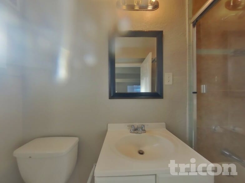 Building Photo - 500 Shaddick Dr