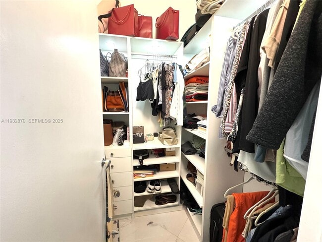 Building Photo - 1900 N Bayshore Dr