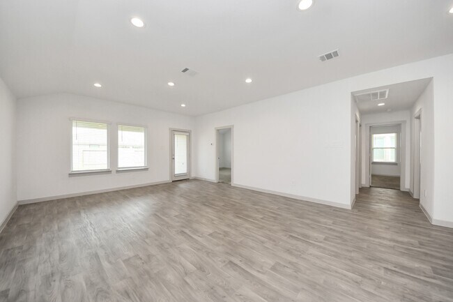 Building Photo - 7806 Cattleman Vly Dr
