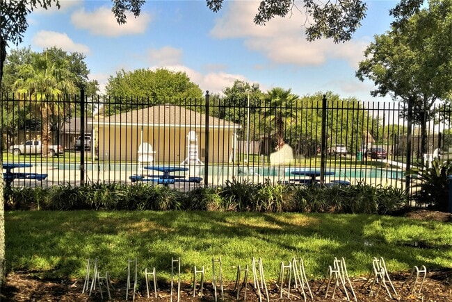 Building Photo - 3806 Pecan Cir