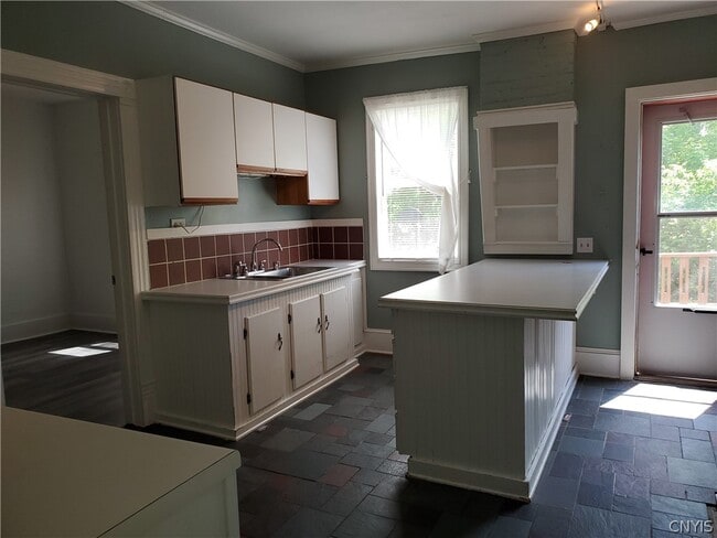 Building Photo - 114 Washington St