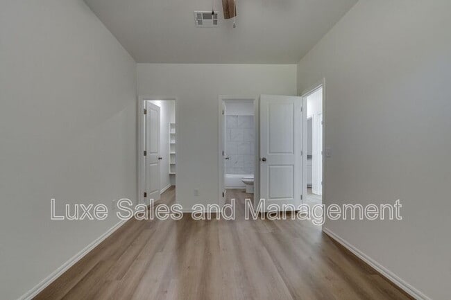 Building Photo - 11611 Mackenzie Wy