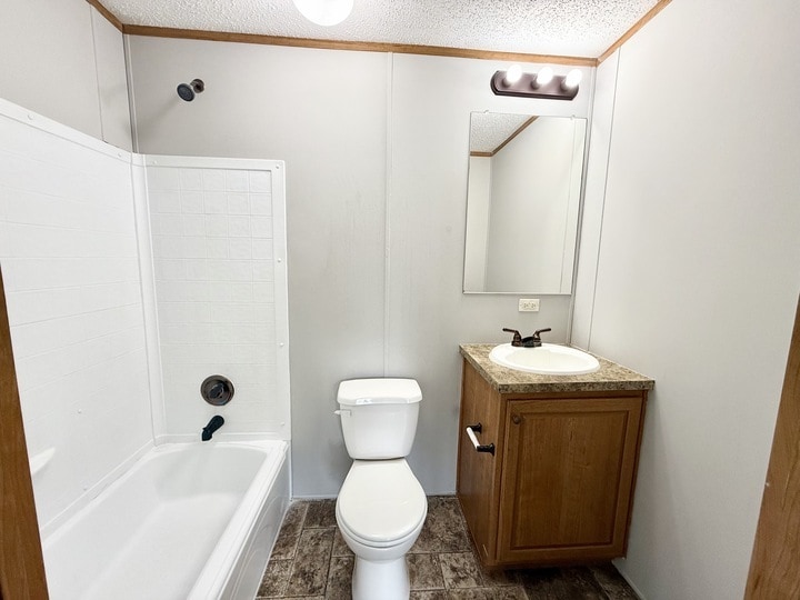 Building Photo - 15588 Pine Ridge Dr