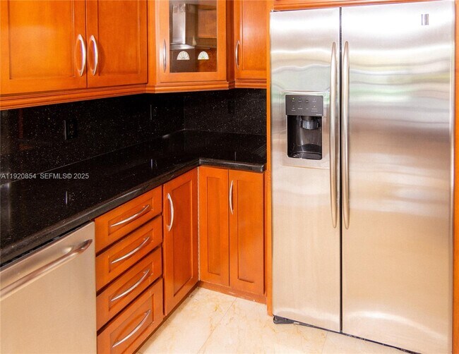 Building Photo - 6384 SW 31st St