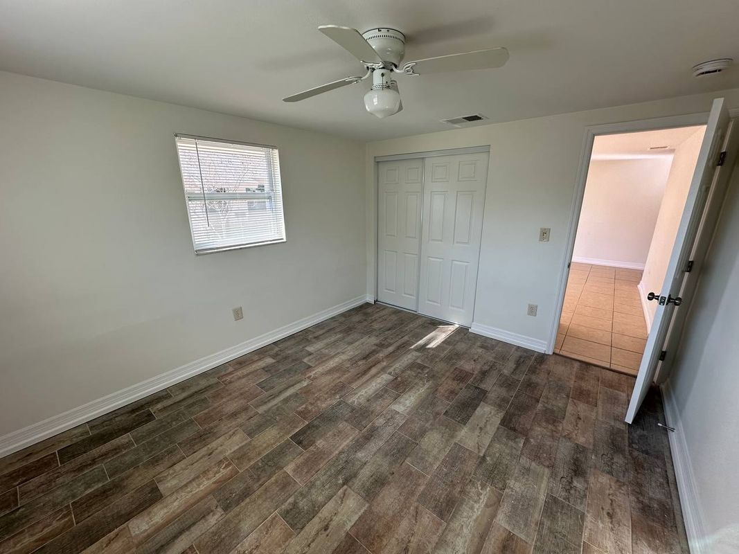 Building Photo - 443 90th Ave N