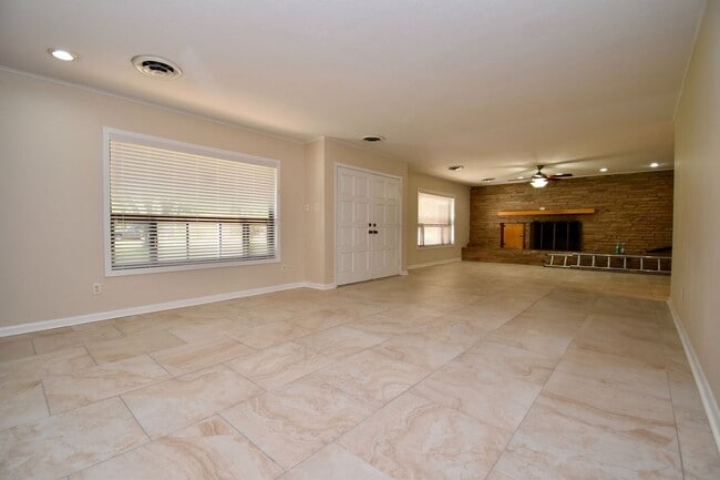 Building Photo - 4 Bed, 2 Bath Home in Ruston!
