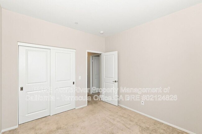 Building Photo - 45576 Calle Luna