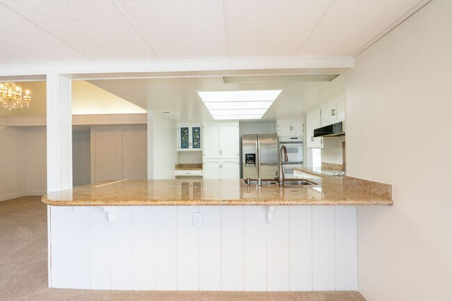 Building Photo - 6415 Lochmoor Dr