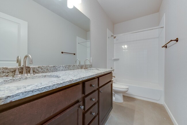 Building Photo - * MOVE IN SUMMER 7/14/2026 * 5 Bed 3 Bath ...