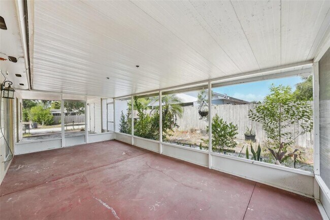 Building Photo - 503 Holt Cir