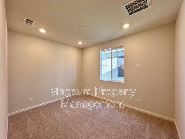 Building Photo - 25147 Hunter Ave