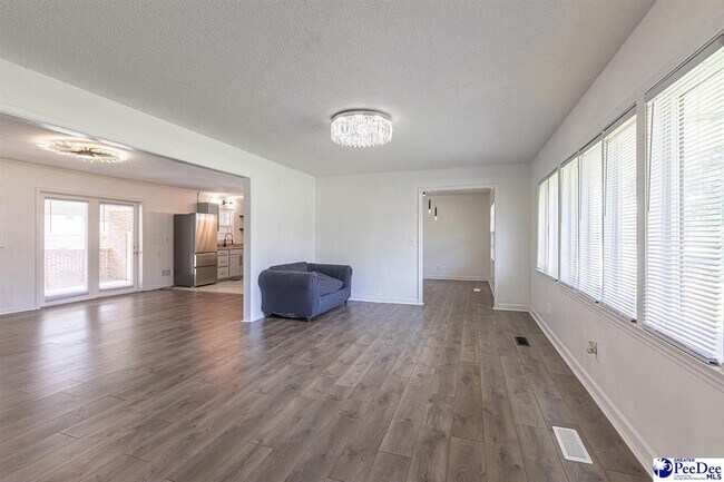 Building Photo - 2318 W Heron Dr