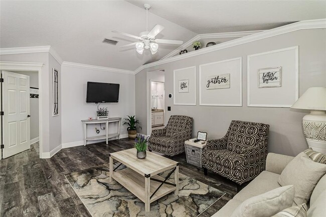 Building Photo - 5864 Manchester Dr W