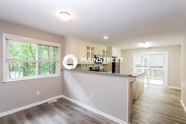 Building Photo - 3 Bedroom Pet-Friendly Home in CHARLOTTE, NC with Main Street Renewal
