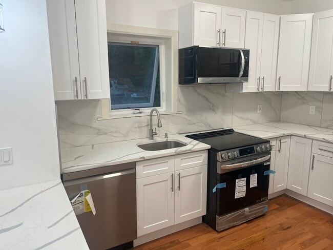 Primary Photo - 535 Van Cortlandt Park Ave