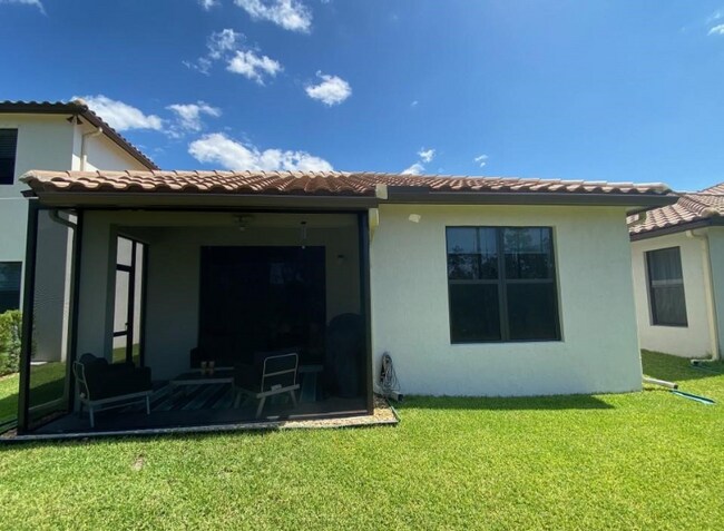 Building Photo - 8875 Madrid Cir