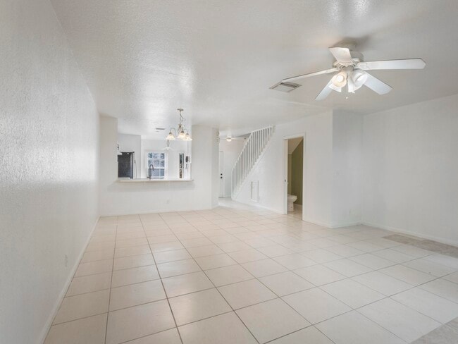Building Photo - 970 Summit Lake Dr