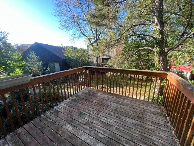 Building Photo - 215 Elton Hills Dr NW