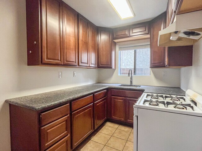 Interior Photo - 1625 257th St