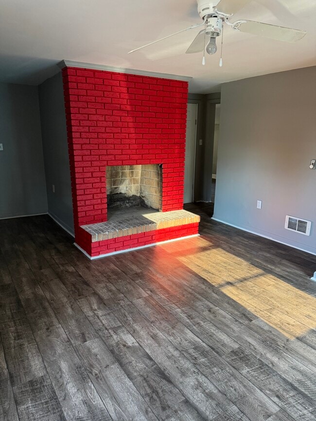 Building Photo - 522 James St