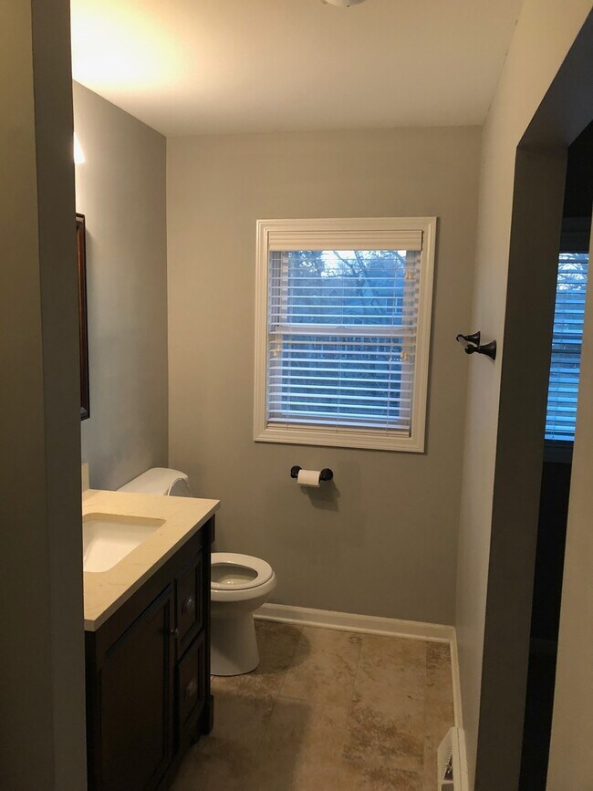 Building Photo - 1721 Shagbark Ct