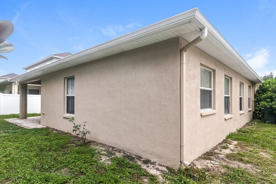 Building Photo - 4123 Beaumont Loop