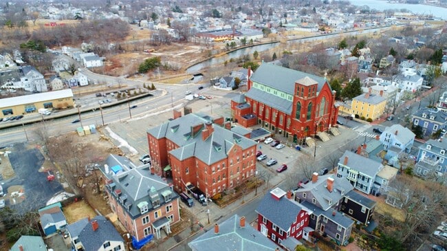 Building Photo - 160 Federal St