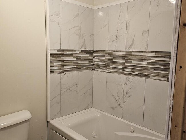 Building Photo - 25 N Marguerite Ave