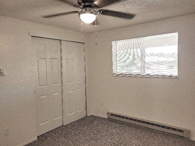 Building Photo - 228 Glenda Dr