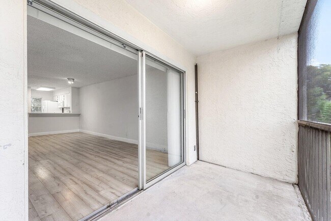 Building Photo - 2230 N Cypress Bend Dr