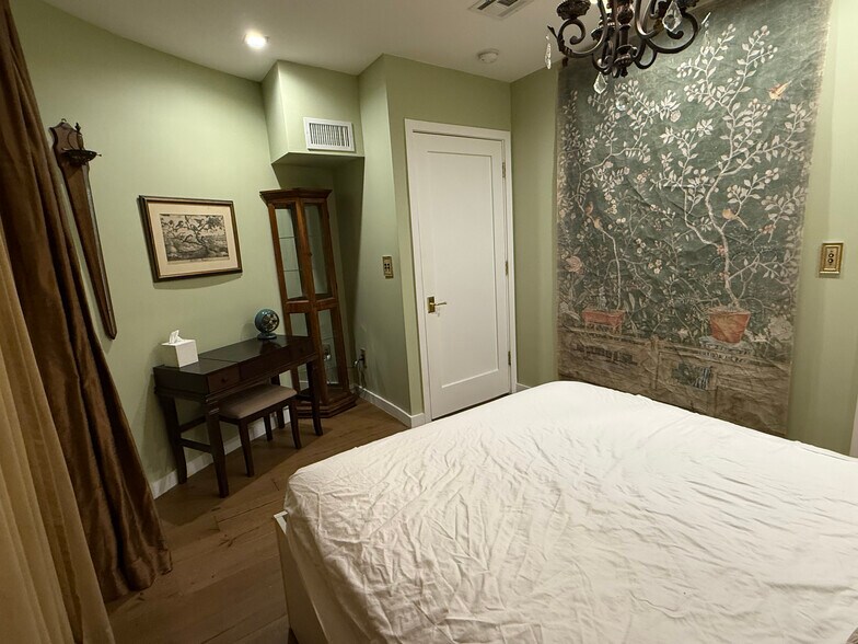 Building Photo - 44 Box St