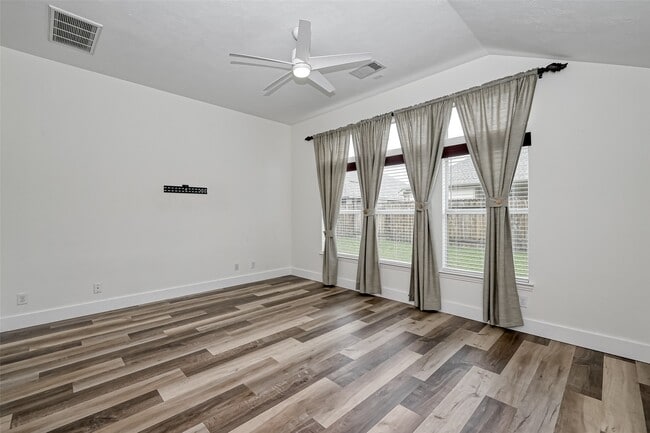 Building Photo - 3618 Hera Dr