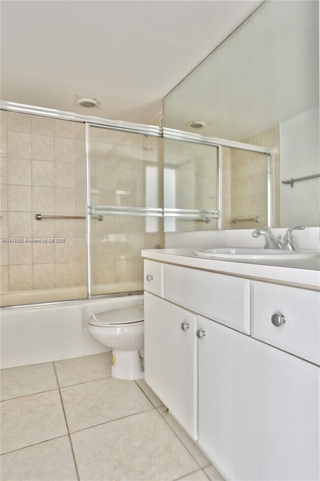 Building Photo - 5600 Collins Ave