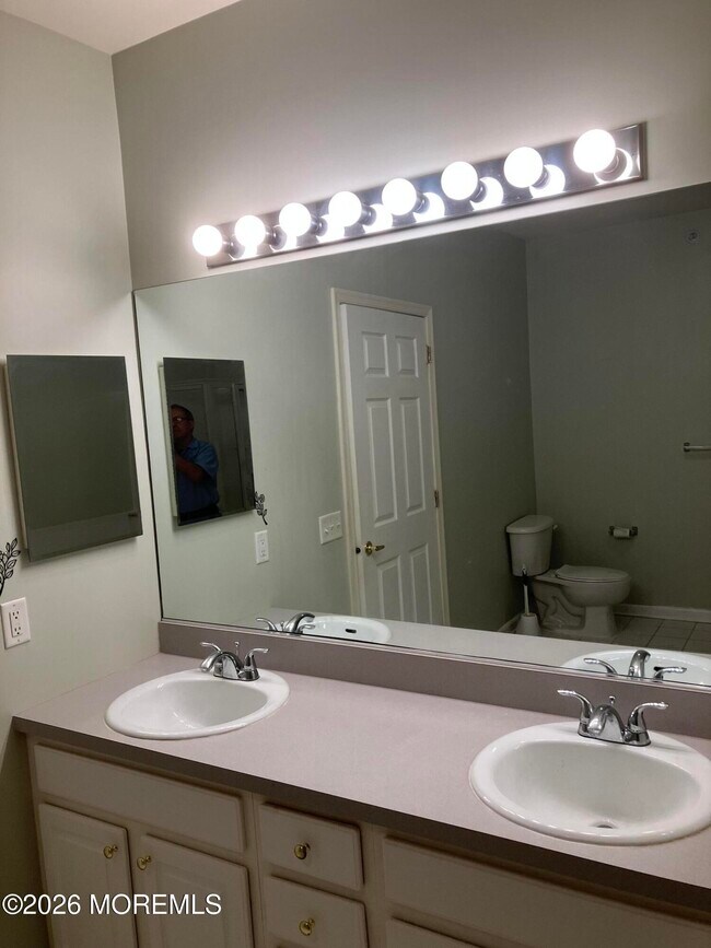 Building Photo - 335 St Andrews Pl