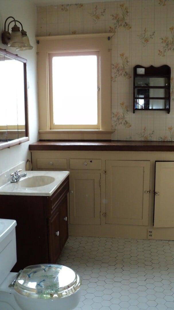 Building Photo - Eureka Henderson Center Home : Tier 2