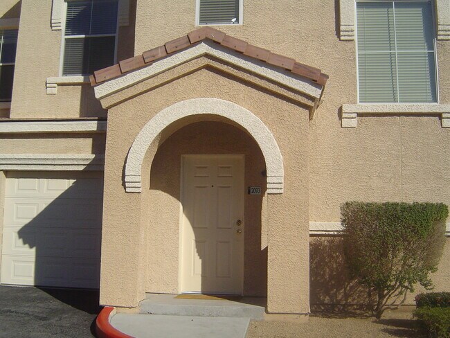 Building Photo - Move-In Ready Condo with Private Balcony & Modern Upgrades