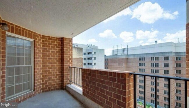 Building Photo - 1230 23rd St NW